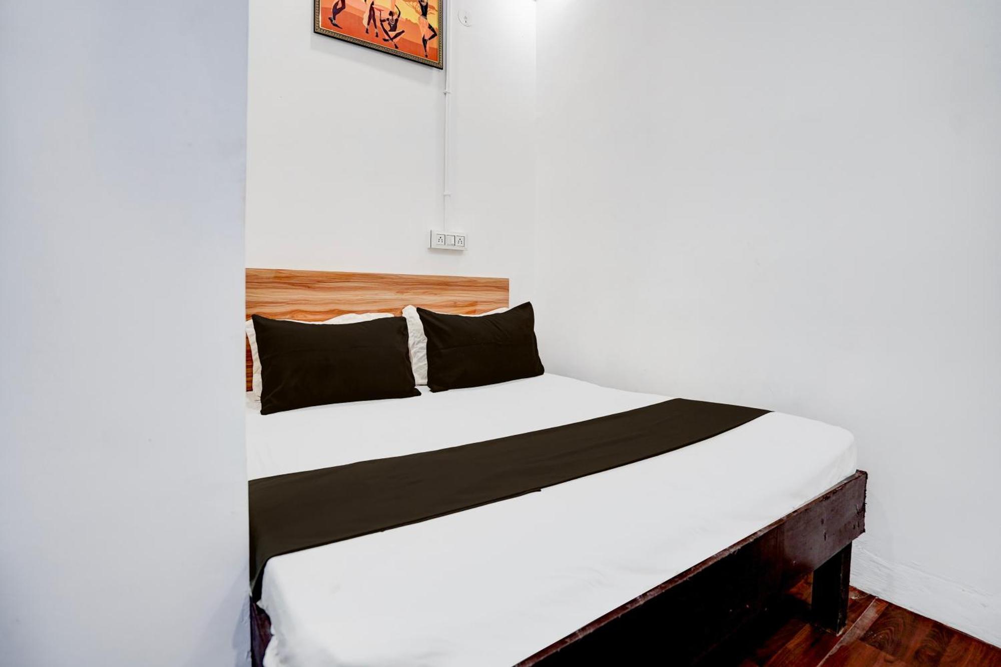 Hotel O Le Empire Stay House New Delhi Exterior foto