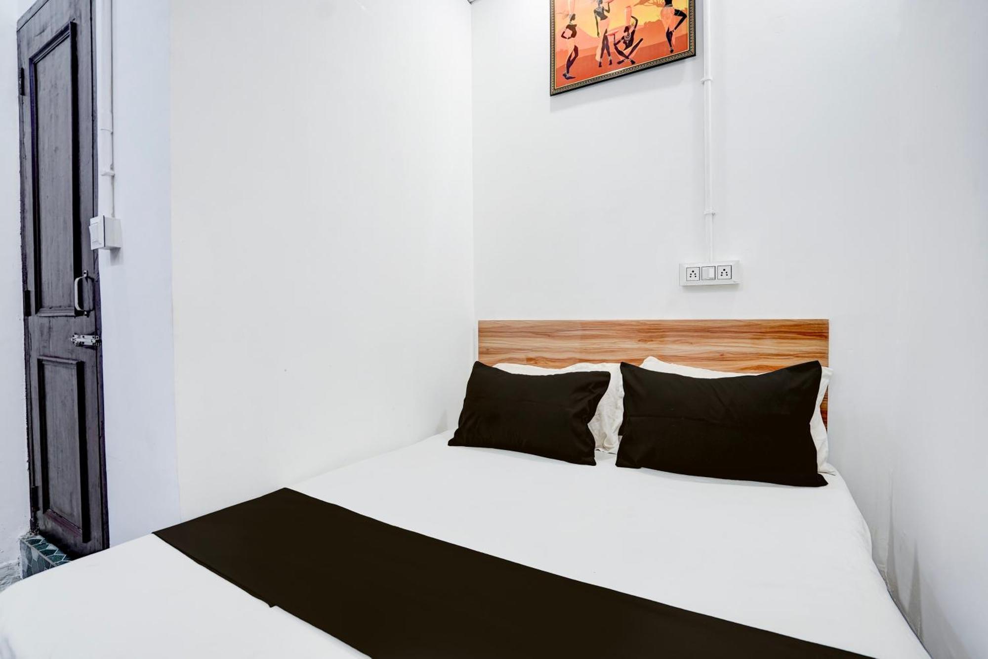Hotel O Le Empire Stay House New Delhi Exterior foto