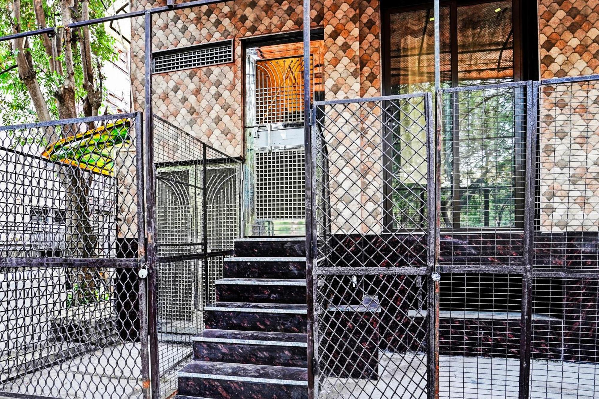 Hotel O Le Empire Stay House New Delhi Exterior foto